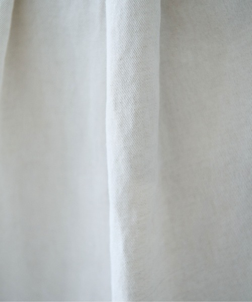 yuni(ユニ )の「Ccotton/Linen denim wide cocoon パンツ(デニムパンツ・レディース・サックスブルー/ホワイト/ネイビー・FREE)」の14枚目の写真