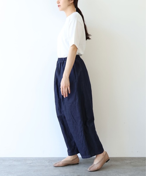 yuni(ユニ )の「Ccotton/Linen denim wide cocoon パンツ(デニムパンツ・レディース・サックスブルー/ホワイト/ネイビー・FREE)」の17枚目の写真