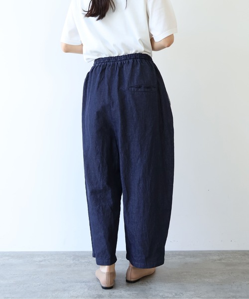 yuni(ユニ )の「Ccotton/Linen denim wide cocoon パンツ(デニムパンツ・レディース・サックスブルー/ホワイト/ネイビー・FREE)」の20枚目の写真