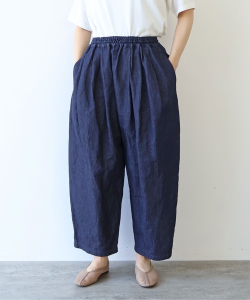 yuni(ユニ )の「Ccotton/Linen denim wide cocoon パンツ(デニムパンツ・レディース・サックスブルー/ホワイト/ネイビー・FREE)」の18枚目の写真