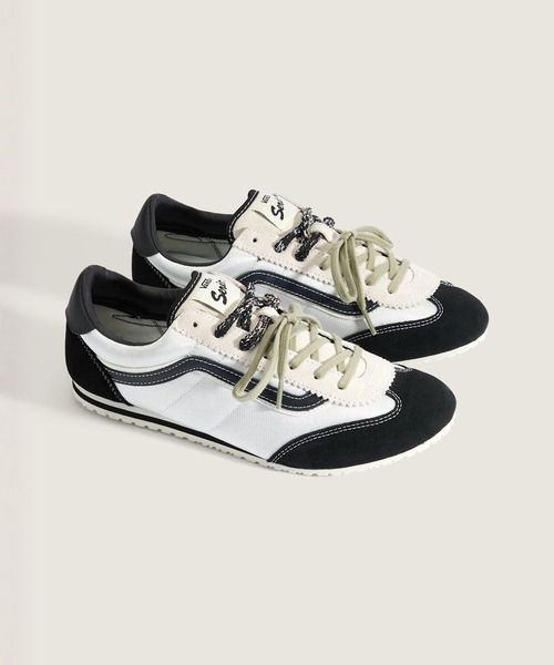 VANS(バンズ)の「スーパーロープロ デュアルレース サテン / Super Lowpro SATIN BLACK/SILVE VN000D83IAS1(スニーカー・メンズ・ブラック×シルバー・12/10.5/10/9.5/9/8.5/8/7.5/7/6.5/6/5.5/5/4.5/4/11)」の2枚目の写真