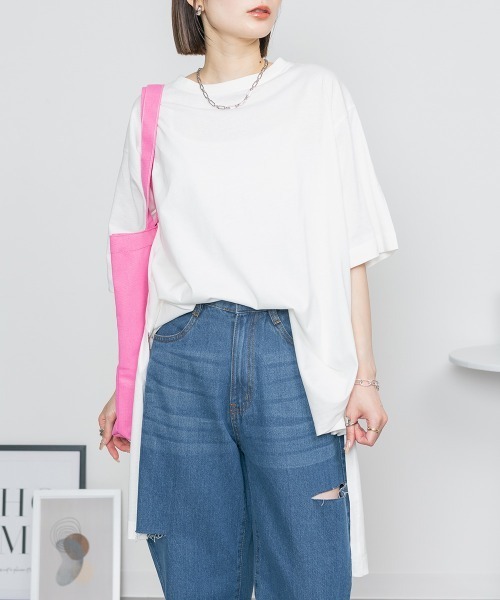 aity(アイティ)の「M-5L サイドスリット チュニックTシャツ(チュニック・レディース・ライトベージュ/ブラック/ホワイト/杢グレー・4L~5L/LL~3L/M~L)」の2枚目の写真