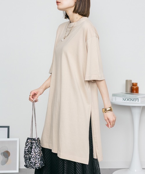 aity(アイティ)の「M-5L サイドスリット チュニックTシャツ(チュニック・レディース・ライトベージュ/ブラック/ホワイト/杢グレー・4L~5L/LL~3L/M~L)」の17枚目の写真