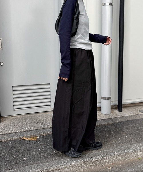 feepur(フェピュール)の「タフタコクーンロングスカート(スカート・レディース・ブラック/ブラウン・SMALL/MEDIUM)」の10枚目の写真