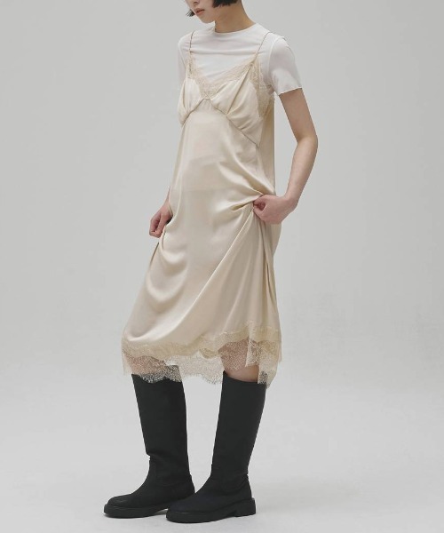 TODAYFUL(トゥデイフル)の「【TODAYFUL/トゥデイフル】Satin Lace Dress/サテンレースドレス(ワンピース・レディース・ブラック/アイボリー/ミント・38/36)」の2枚目の写真