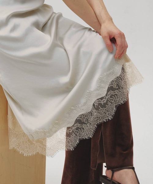 TODAYFUL(トゥデイフル)の「【TODAYFUL/トゥデイフル】Satin Lace Dress/サテンレースドレス(ワンピース・レディース・ブラック/アイボリー/ミント・38/36)」の13枚目の写真