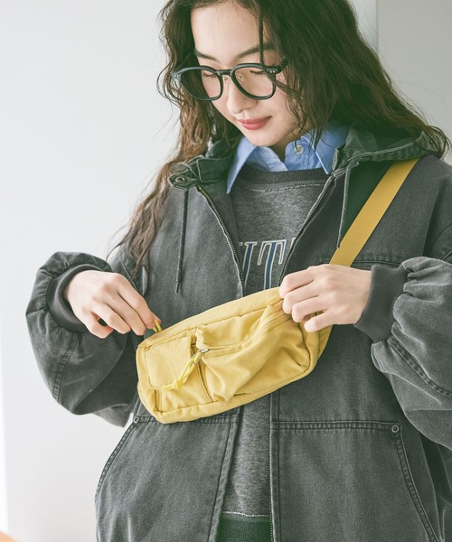 niko and...(ニコアンド)の「オリジナルスリムウエストバッグ(ボディバッグ/ウエストポーチ・レディース・ブラック/グレー/イエロー・0)」の1枚目の写真