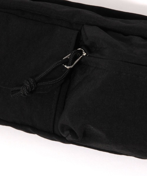 niko and...(ニコアンド)の「オリジナルスリムウエストバッグ(ボディバッグ/ウエストポーチ・レディース・ブラック/グレー/イエロー・0)」の20枚目の写真