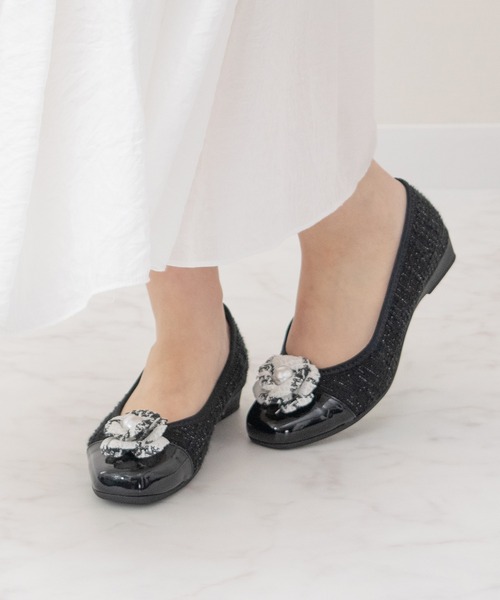 Bridget Birkin(ブリジットバーキン)の「【Bridget Birkin Walk】フラワーパールウォーキングパンプス(565247)(パンプス・レディース・ブラック/ベージュ・22.5/23/23.5/24/24.5)」の2枚目の写真