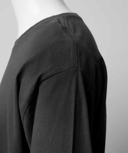 GRANCY(グランシー)の「【GRANCY】Unbasic Light Long Sleeve Tee / アンベーシックライトロングスリーブ Tシャツ(Tシャツ/カットソー・メンズ・チャコールグレー・M/S/L)」の4枚目の写真
