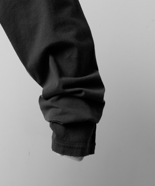GRANCY(グランシー)の「【GRANCY】Unbasic Light Long Sleeve Tee / アンベーシックライトロングスリーブ Tシャツ(Tシャツ/カットソー・メンズ・チャコールグレー・M/S/L)」の7枚目の写真