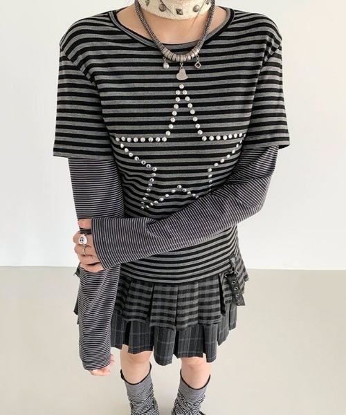 Ritzy(リッツィー)の「Y2K スターモチーフ ボーダーレイヤードトップス(Tシャツ/カットソー・レディース・ブラック・M/L)」の4枚目の写真