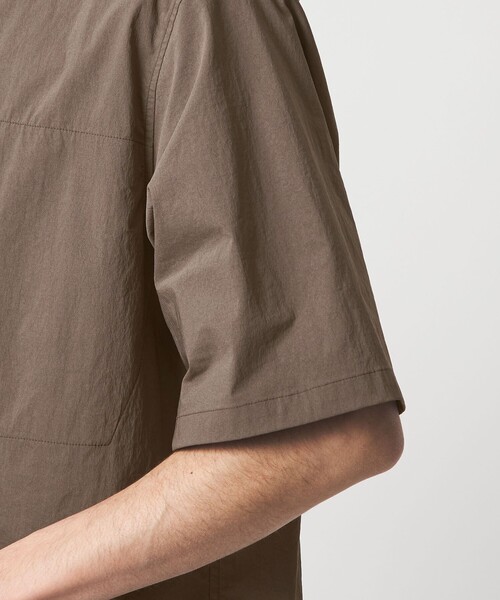 green label relaxing（グリーンレーベルリラクシング）の「WONDER CLOTH ジャストルーズ レギュラーカラー 半袖 シャツ -ストレッチ・接触冷感・吸水速乾-（シャツ/ブラウス・メンズ・モカ/ダークグレー/ブラック・XL/L/M/S）」の12枚目の写真