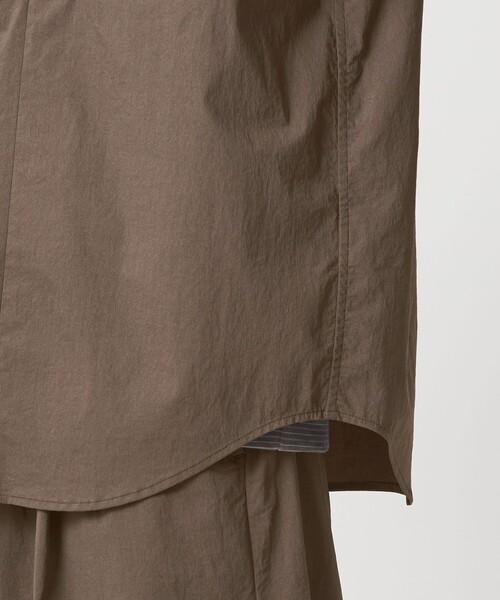 green label relaxing（グリーンレーベルリラクシング）の「WONDER CLOTH ジャストルーズ レギュラーカラー 半袖 シャツ -ストレッチ・接触冷感・吸水速乾-（シャツ/ブラウス・メンズ・モカ/ダークグレー/ブラック・XL/L/M/S）」の13枚目の写真