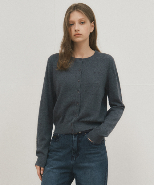 WEDNESDAYOASISFORWOMEN（ウェンズデー オアシス フォー ウーマン）の「カシミヤブレンドレタリングニットカーディガン_CHARCOAL(WC25-KN46)（ニット/セーター・レディース・チャコール・FREE）」の3枚目の写真