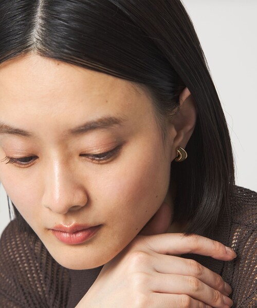 green label relaxing（グリーンレーベルリラクシング）の「メタルフレーム マーブル イヤリング（イヤリング・レディース・グレー系/コバルトブルー/オリーブ・FREE）」の5枚目の写真