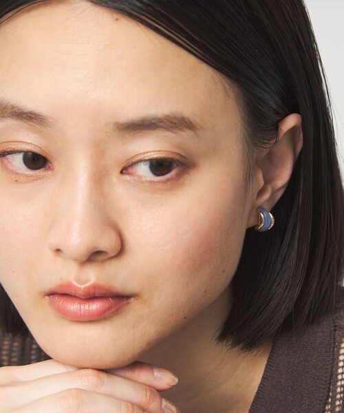 green label relaxing（グリーンレーベルリラクシング）の「メタルフレーム マーブル イヤリング（イヤリング・レディース・グレー系/コバルトブルー/オリーブ・FREE）」の6枚目の写真