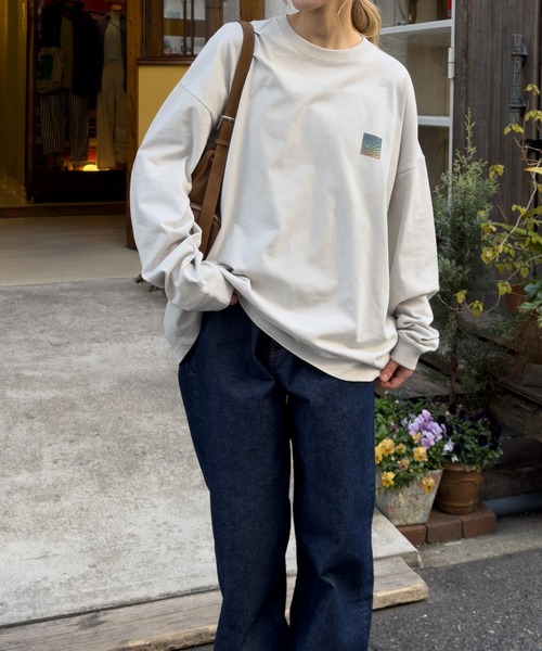 CANAL JEAN(キャナルジーン)の「Twelve12 beach ロングTシャツ(Tシャツ/カットソー・レディース・スミクロ/グレー/ホワイト・LARGE/MEDIUM)」の3枚目の写真