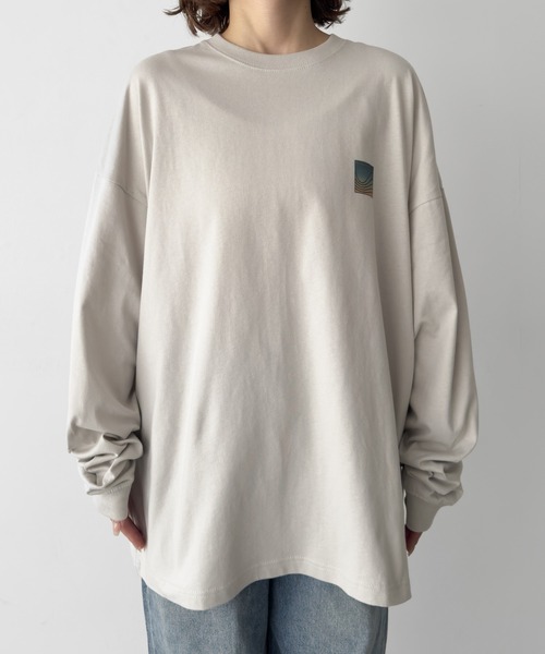 CANAL JEAN(キャナルジーン)の「Twelve12 beach ロングTシャツ(Tシャツ/カットソー・レディース・スミクロ/グレー/ホワイト・LARGE/MEDIUM)」の18枚目の写真