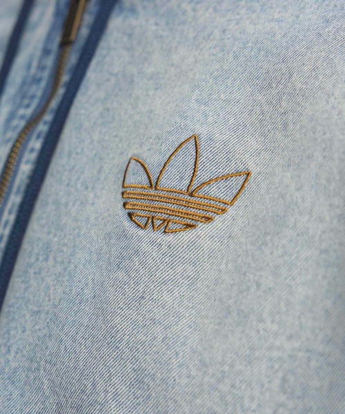 adidas（アディダス）の「デニム パデッド ジャケット / アディダスオリジナルス adidas Originals（デニムジャケット・メンズ・ブルー・LARGE/XX-SMALL/SMALL/X-SMALL/MEDIUM/X-LARGE/XX-LARGE/3XL）」の2枚目の写真