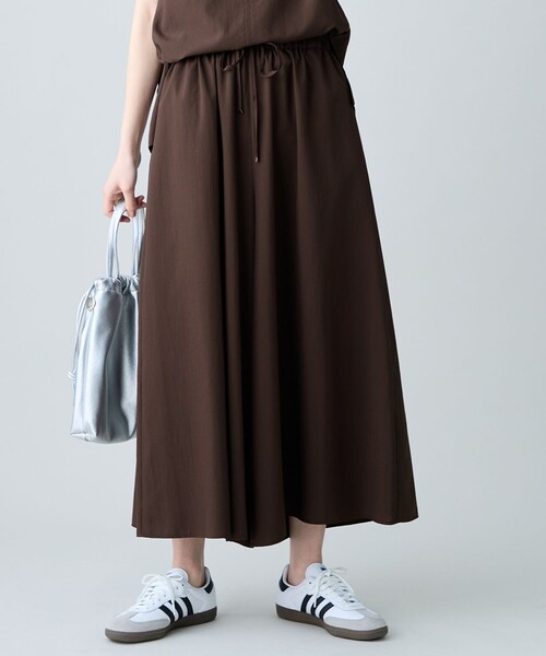 ANY(エニィ)の「楽映えガウチョパンツ(セットアップ着用可)(その他パンツ・レディース・ダークブラウン系/カーキ系/ブラック系1/ネイビー系・LARGE/MEDIUM)」の2枚目の写真