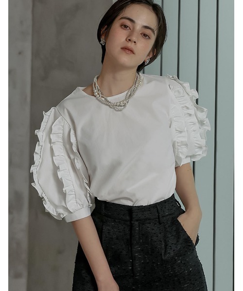 MEISM(ミズム)の「フリルパフハーフスリーブブラウス(シャツ/ブラウス・レディース・ホワイト/ブラック・LARGE/MEDIUM)」の1枚目の写真