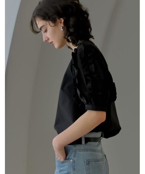 MEISM(ミズム)の「フリルパフハーフスリーブブラウス(シャツ/ブラウス・レディース・ホワイト/ブラック・LARGE/MEDIUM)」の4枚目の写真