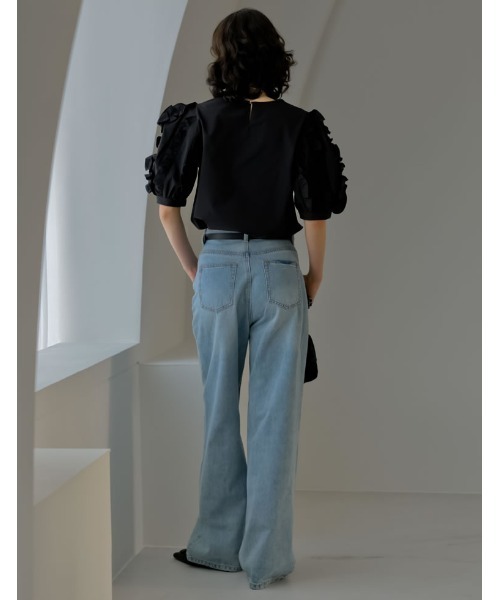 MEISM(ミズム)の「フリルパフハーフスリーブブラウス(シャツ/ブラウス・レディース・ホワイト/ブラック・LARGE/MEDIUM)」の5枚目の写真