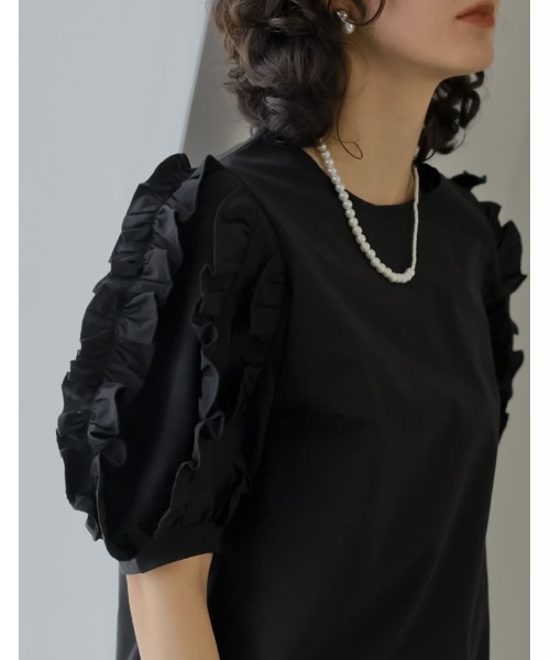 MEISM(ミズム)の「フリルパフハーフスリーブブラウス(シャツ/ブラウス・レディース・ホワイト/ブラック・LARGE/MEDIUM)」の6枚目の写真