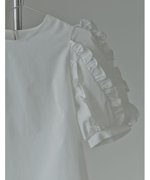 MEISM(ミズム)の「フリルパフハーフスリーブブラウス(シャツ/ブラウス・レディース・ホワイト/ブラック・LARGE/MEDIUM)」の10枚目の写真