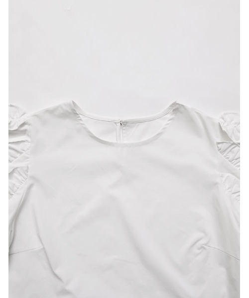 MEISM(ミズム)の「フリルパフハーフスリーブブラウス(シャツ/ブラウス・レディース・ホワイト/ブラック・LARGE/MEDIUM)」の11枚目の写真