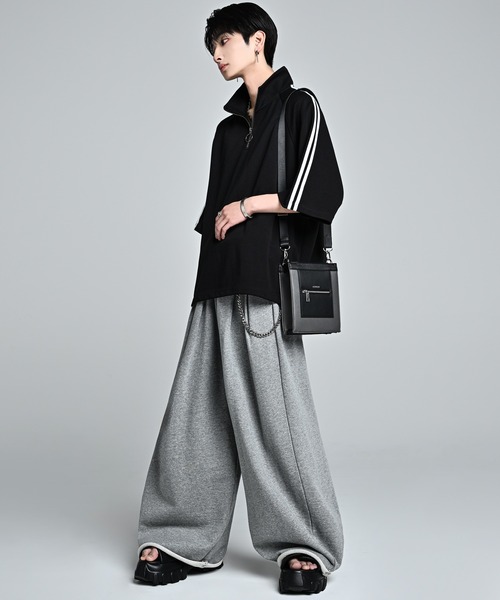 ADRER(アドラー)の「ADRER The Shoulder Bag Ver.2 / ADRER ザ ショルダーバッグ Ver.2(ショルダーバッグ・メンズ・ブラック/グレー・FREE)」の5枚目の写真