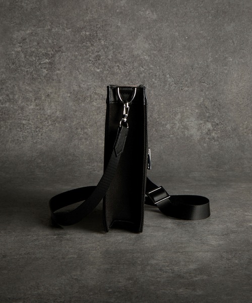 ADRER(アドラー)の「ADRER The Shoulder Bag Ver.2 / ADRER ザ ショルダーバッグ Ver.2(ショルダーバッグ・メンズ・ブラック/グレー・FREE)」の11枚目の写真