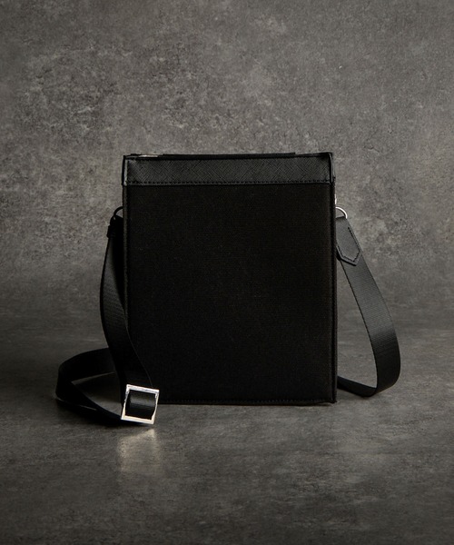 ADRER(アドラー)の「ADRER The Shoulder Bag Ver.2 / ADRER ザ ショルダーバッグ Ver.2(ショルダーバッグ・メンズ・ブラック/グレー・FREE)」の12枚目の写真