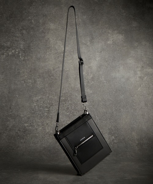 ADRER(アドラー)の「ADRER The Shoulder Bag Ver.2 / ADRER ザ ショルダーバッグ Ver.2(ショルダーバッグ・メンズ・ブラック/グレー・FREE)」の16枚目の写真