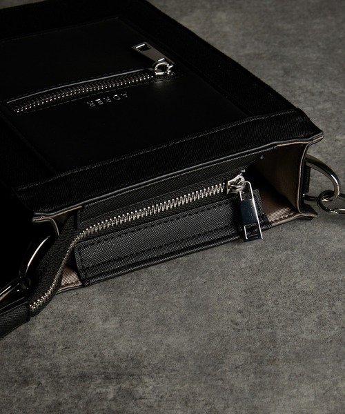 ADRER(アドラー)の「ADRER The Shoulder Bag Ver.2 / ADRER ザ ショルダーバッグ Ver.2(ショルダーバッグ・メンズ・ブラック/グレー・FREE)」の20枚目の写真