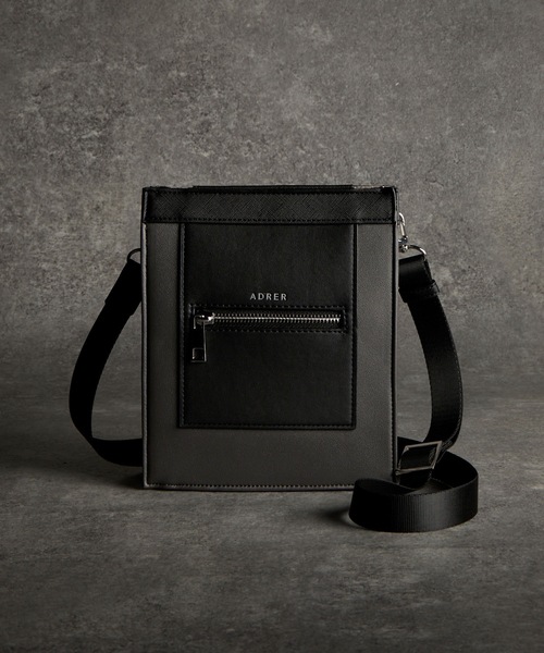 ADRER(アドラー)の「ADRER The Shoulder Bag Ver.2 / ADRER ザ ショルダーバッグ Ver.2(ショルダーバッグ・メンズ・ブラック/グレー・FREE)」の10枚目の写真