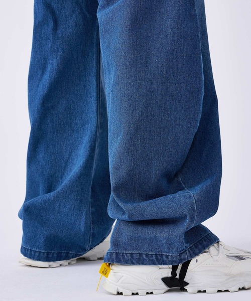 RE730（アールイーセブンサーティー）の「フェザープリント　デニムパンツ（デニムパンツ・メンズ・ブルー/サックスブルー/ブラック・LARGE/MEDIUM）」の17枚目の写真