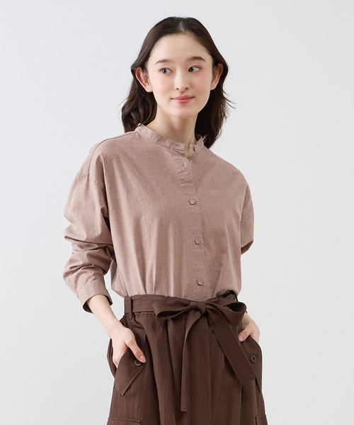 The Duchess Designs(ダッチェス・デザイン)の「《別注》【 The Duchess Designs/ザ ダッチェス デザイン】綿麻裾ドロストシャツ(シャツ/ブラウス・レディース・ブルー/ホワイト/ブラウン/ネイビー・FREE)」の2枚目の写真