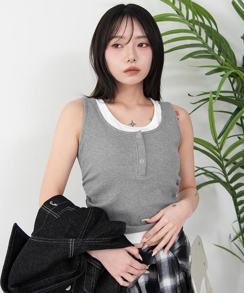 WEGO（ウィゴー）の「WEGO/【26春夏新作】レイヤードデザインカップインタンク（タンクトップ・レディース・ホワイト/杢グレー・FREE）」の2枚目の写真
