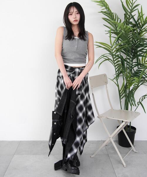 WEGO（ウィゴー）の「WEGO/【26春夏新作】レイヤードデザインカップインタンク（タンクトップ・レディース・ホワイト/杢グレー・FREE）」の4枚目の写真