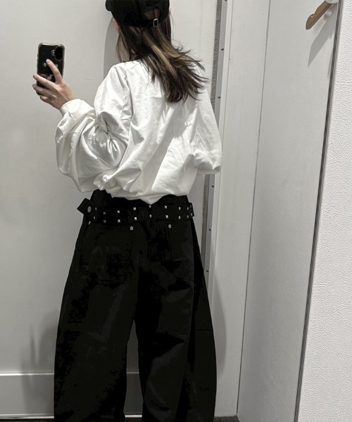 YACA(ヤーカ)の「Volume Sleeve Long Shirt/ボリュームスリーブロングシャツ【unisex item】(Tシャツ/カットソー・レディース・グレー/ホワイト・FREE)」の3枚目の写真