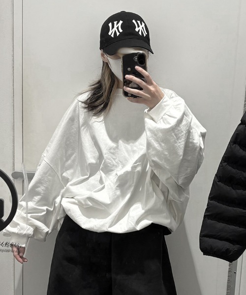 YACA(ヤーカ)の「Volume Sleeve Long Shirt/ボリュームスリーブロングシャツ【unisex item】(Tシャツ/カットソー・レディース・グレー/ホワイト・FREE)」の4枚目の写真