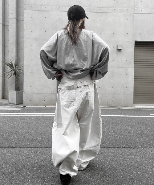 YACA(ヤーカ)の「Volume Sleeve Long Shirt/ボリュームスリーブロングシャツ【unisex item】(Tシャツ/カットソー・レディース・グレー/ホワイト・FREE)」の10枚目の写真