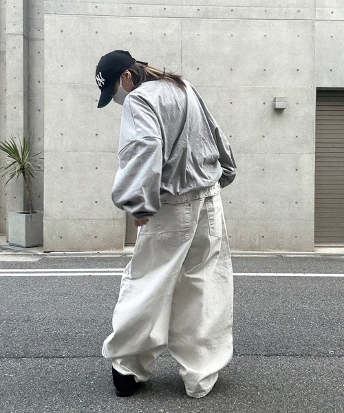 YACA(ヤーカ)の「Volume Sleeve Long Shirt/ボリュームスリーブロングシャツ【unisex item】(Tシャツ/カットソー・レディース・グレー/ホワイト・FREE)」の11枚目の写真