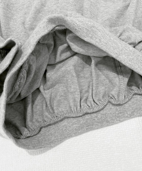 YACA(ヤーカ)の「Volume Sleeve Long Shirt/ボリュームスリーブロングシャツ【unisex item】(Tシャツ/カットソー・レディース・グレー/ホワイト・FREE)」の16枚目の写真