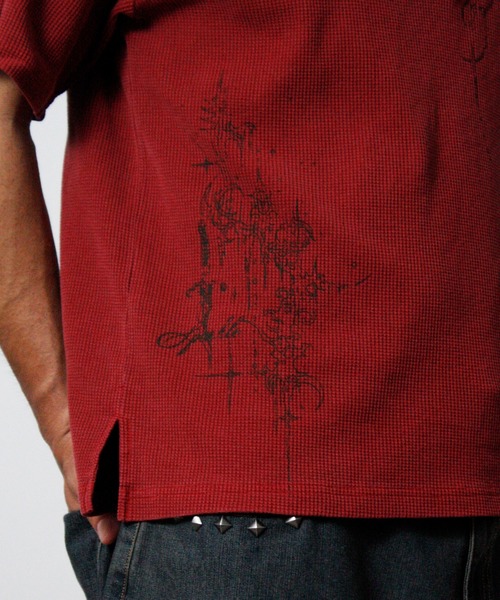NYLAUS（ナイラス）の「【NYS】トライバルプリント ヴィンテージ ヘンリーネック ワッフルTシャツ 半袖 ショート丈（Tシャツ/カットソー・メンズ・ワインレッド/チャコール/アイボリー・L/M）」の21枚目の写真