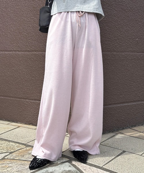 ISOOK(アイスー)の「【ISOOK / アイスー】カラーソフトパンツ / イージーパンツ リラックスパンツ 総ゴム ウエストゴム パステル ペール 黄色 水色 ZOZOTOWN限定(スウェットパンツ・レディース・ブルー/ライトイエロー/ライトグレー/ピンク・FREE)」の4枚目の写真