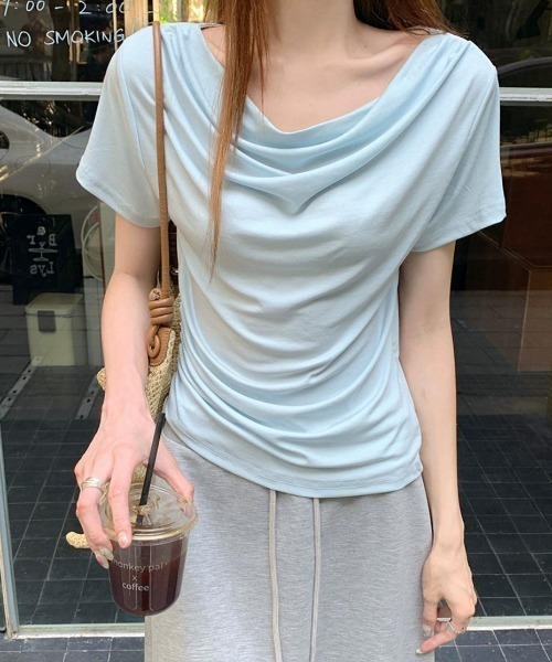 I be.(アイビードット)の「ドレープショルダーTシャツ(Tシャツ/カットソー・レディース・ブルー/ブラック/ホワイト・FREE)」の9枚目の写真