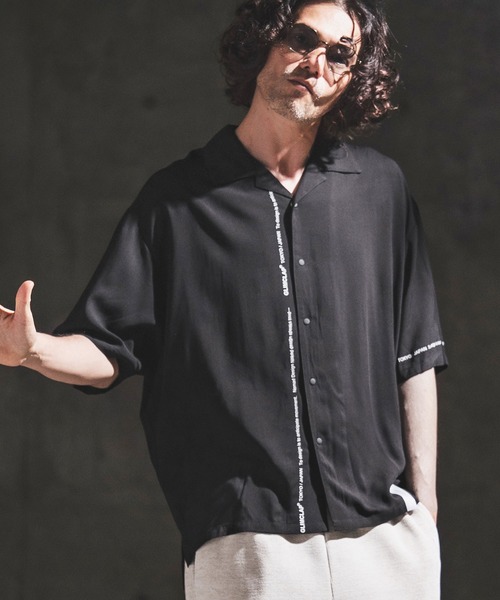 GLIMCLAP(グリムクラップ)の「mhs2617- Graphic Print Open Collar Shirt オープンカラーシャツ(202-046-gls-cg)(シャツ/ブラウス・メンズ・ブラック・S/M/L)」の4枚目の写真